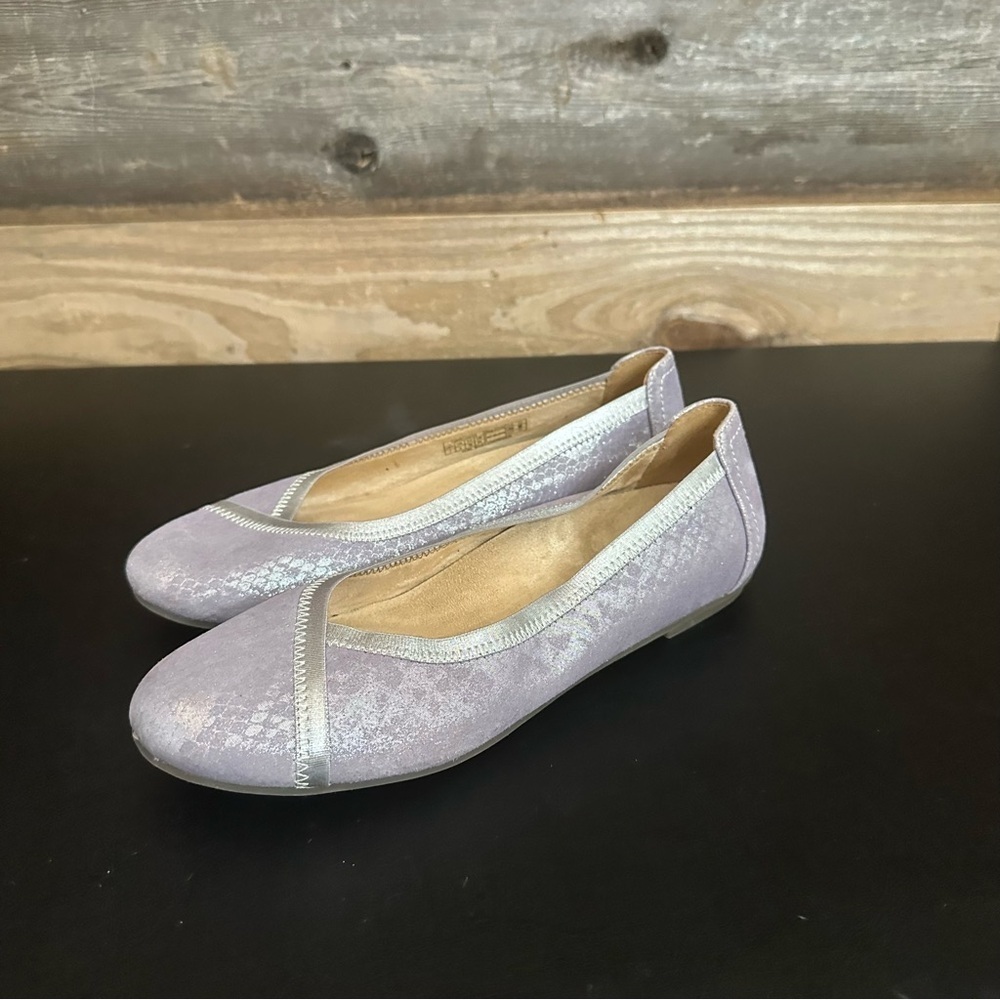 Vionic Caroll Ballet Flat Size 7 Microsuede Lavender Snake Print Silver Comfort